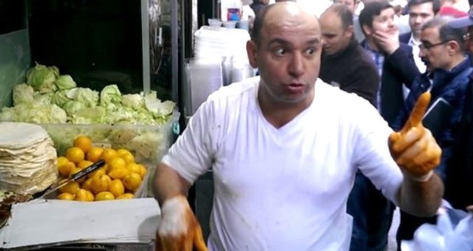 Müzisyenleri Döven Çiğ Köfteci Ali Usta, Bu Kez Küçük Çocuğa Bağırdı