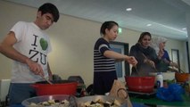لندن؛ کلاس آشپزی که توسط مهاجران اداره می‌شود