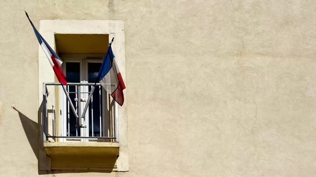 Daniel, Commercial Fonctionnaire : Augmenter Les Salaires Et Laisser Les Fonctionnaires