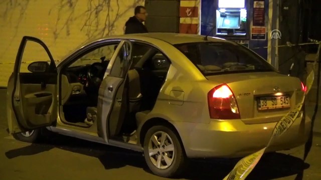 Kayseri'de devriye gezen polis aracına silahlı saldırı