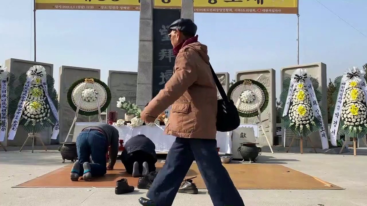 Des sud-coréens prient pour leurs proches en Co...