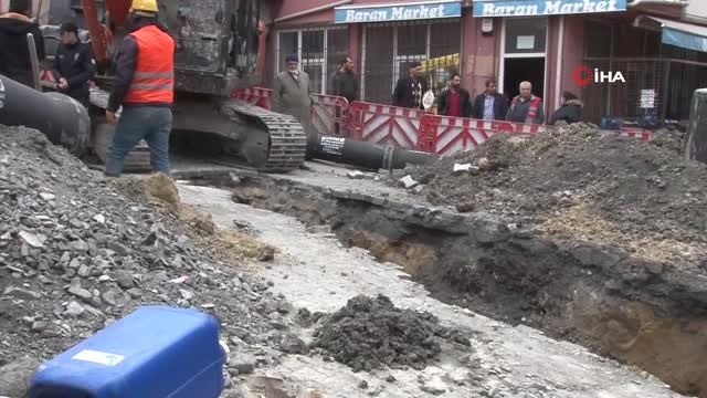 Esenyurt'ta Alt Yapı Çalışması Sırasında Doğalgaz Borusu Delindi
