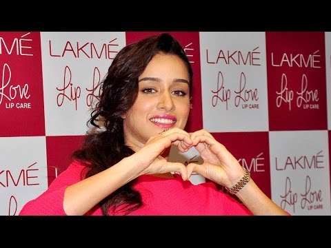 Shraddha Kapoor Says She Wants To Kiss Hrithik Roshan!
