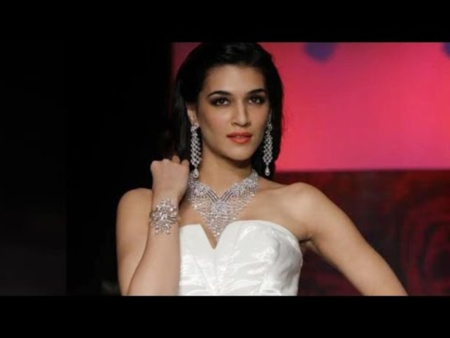 1440px x 1080px - Ileana D'cruz & Kriti Sanan Hot Fashion Show 2015 | Latest Hot Videos -  video Dailymotion