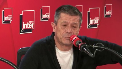 Emmanuel Carrère au sujet d'Emmanuel Macron : "Pouf, j'aime mieux parler d'Emil Szittya "
