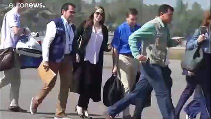 شاهد: نجمة هوليوود آنجلينا جولي تزور مخيما للروهينغا في بنغلادش