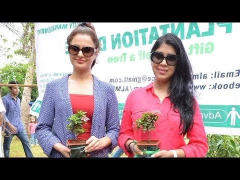 Dangal Movie Lead 'Sakshi Tanwar' Attend Sunday Morning Festival - Malad Masti