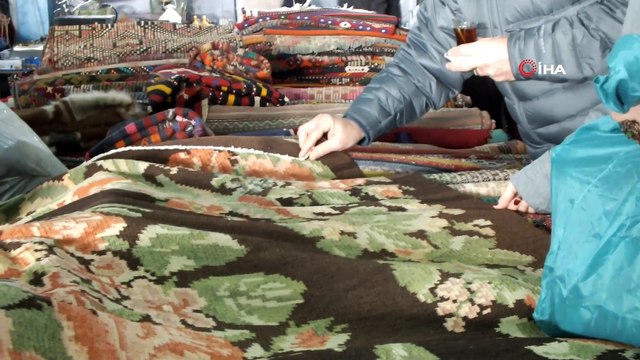 - Bitpazarına turist bereketi- Feriköy Antika Pazarı, her pazar yerli yabancı yüzlerce nostalji sevenler için kuruluyor- Nostaji sevenlerin ortak adresi; Feriköy Antika Pazarı