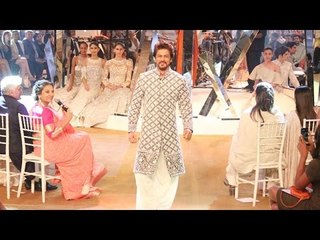 Shah Rukh Khan walks the ramp at Mijwan!