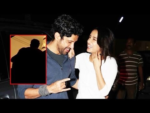 Shraddha Kapoor and Farhan Akhtar's Late Night Secret Meeting!
