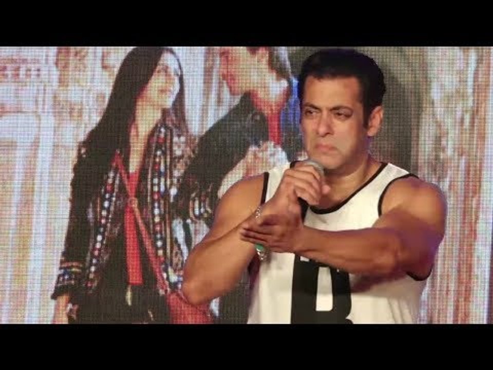 Salman Khan MAKES FUN of Chogada song Singer Darshan Raval