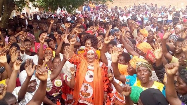 Malawi's Joyce Banda submits presidential bid