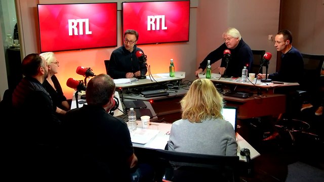 François-Xavier Demaison et Josiane Balasko dans A La Bonne Heure !