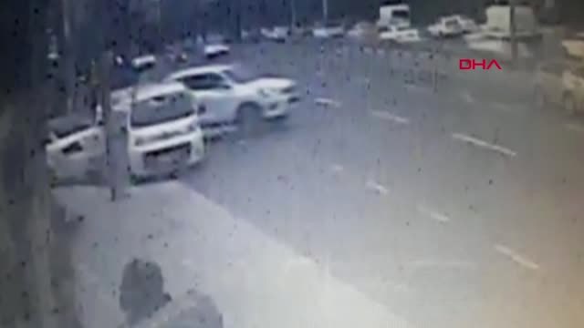 İstanbul- Bakırköy'de 'Yarış' Kazasında Ölen Genç Kızın Cenazesi Adli Tıptan Kurumundan Alındı