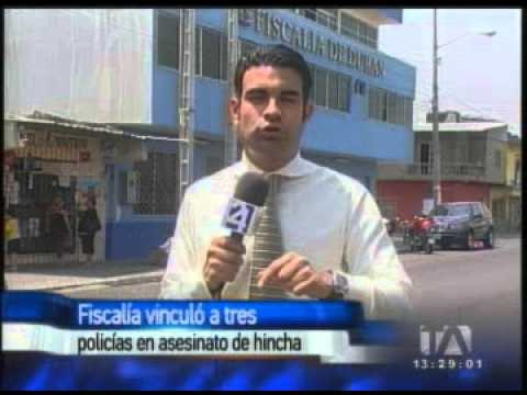 Fiscalía vincula a tres policías en asesinato de hincha barcelonista