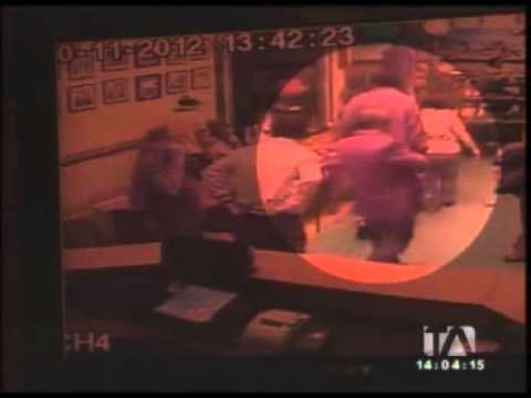 Cámaras de seguridad graban asalto a clientes