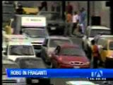 Cámaras de seguridad revelan cómo operan ladrones en pleno centro de Guayaquil