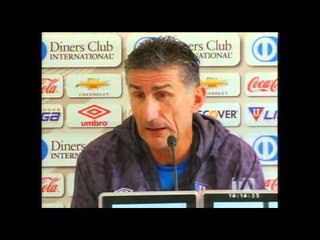 Edgardo Bauza aún no define el once abridor