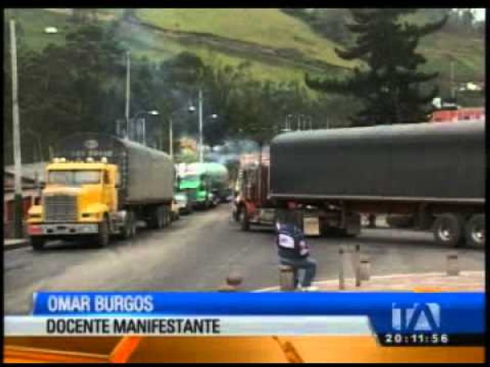 Profesores de Colombia cierran puente binacional