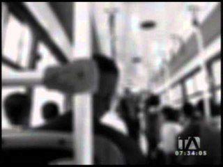 Alerta en Quito por nueva modalidad de robo en buses de transporte público