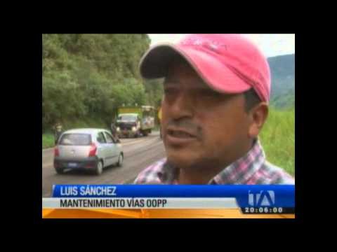 Deslave en la vía Baños Puyo interrumpió la circulación vehicular