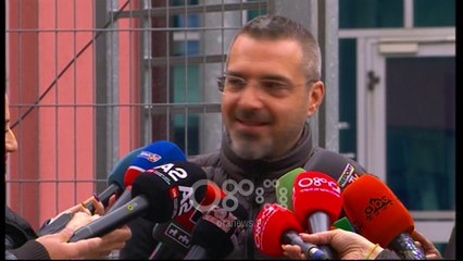 Ora News -  "Ishalla nuk je vënë në hetim!"  Saimir Tahiri shkëmben batuta me Klodiana Lalën