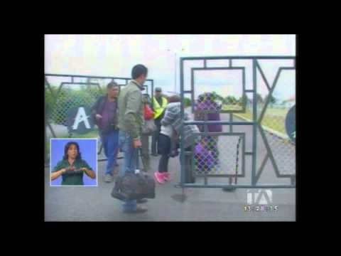 Turistas afectados por paro agrario en Colombia son traslados a Tulcán