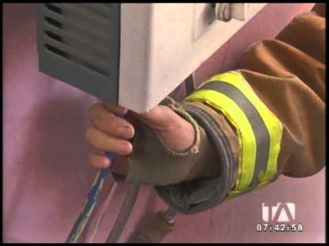 Bomberos orientan a la ciudadanía sobre la correcta ubicación de los calefones