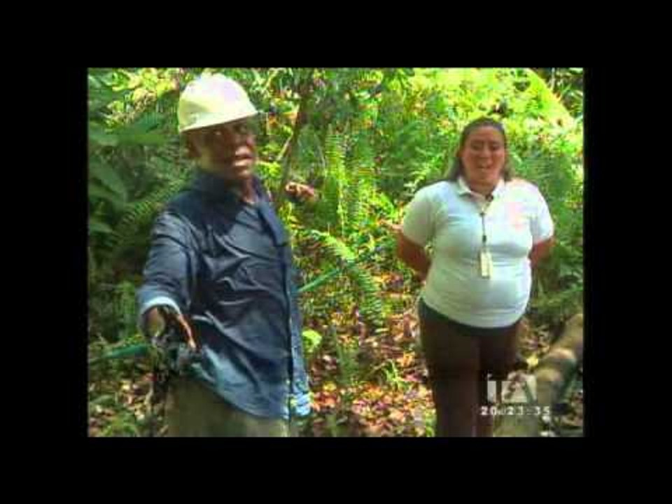El actor estadounidense Danny Glover visitó el pozo Aguarico