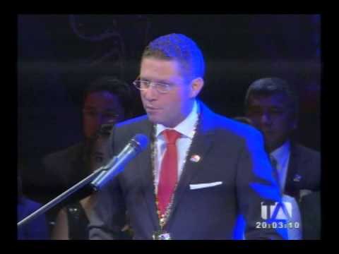 Rodas asume la alcaldía de Quito con el compromiso de bajar las multas