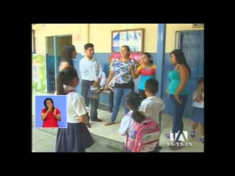 Docentes que imparten inglés muestra preocupación por malla curricular