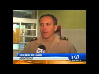 Camioneta choca con un bus de trasnporte estudiantil en Guaranda