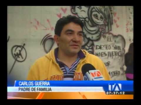 Policía decomisa una pistola, cuchillos y droga en el Colegio Montúfar