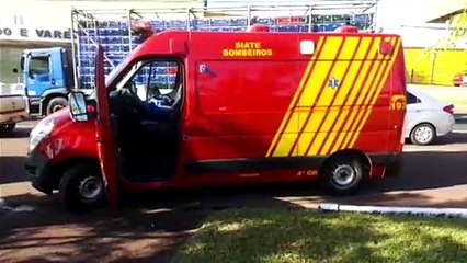 Colisão entre carro e bicicleta é registrada na Avenida Brasil