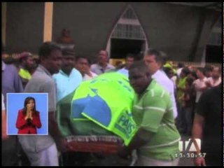 Familiares y amigos dan el último adiós a Walker Vera