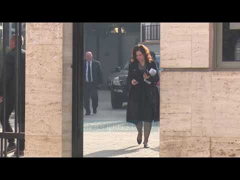 Korrupsion, pranga 4 zyrtarë të Ministrisë së Drejtësisë - News, Lajme - Vizion Plus