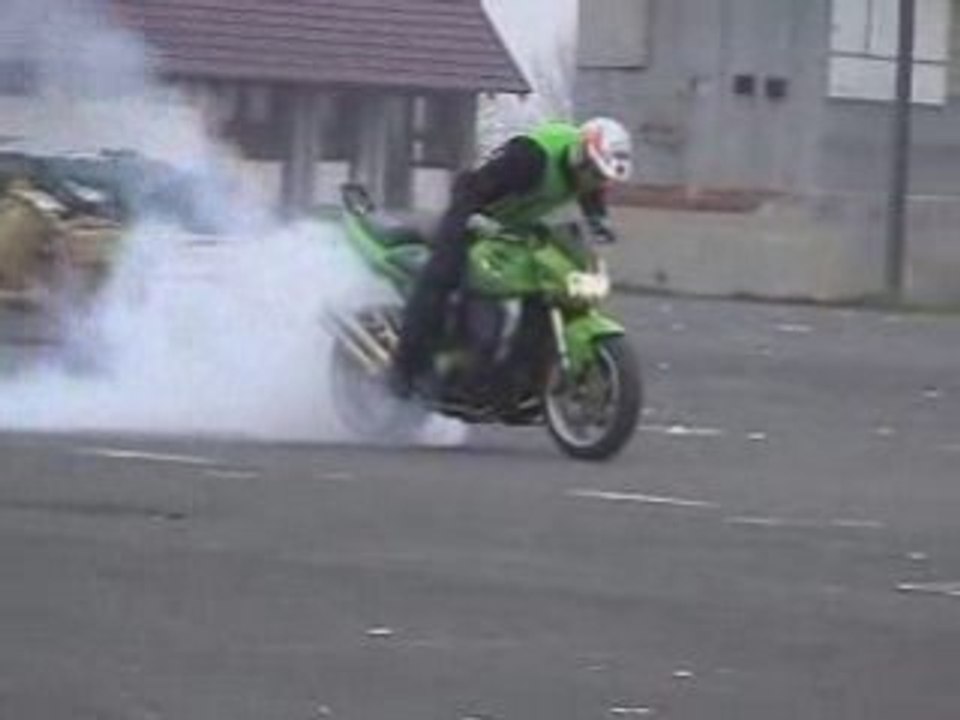 Z1000 stunt