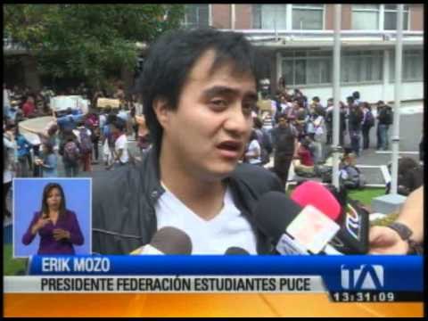 Estudiantes de la PUCE reclaman incremento de aranceles