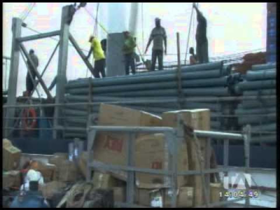 USD 6 millones costará remolcar del barco encallado en Galápagos