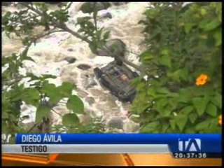 Un automotor cayó al Río Machñangara