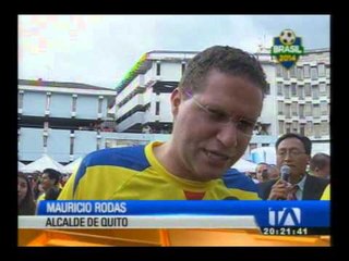 Rodas acompañó a hinchas quiteños a mirar el partido de la "Tri"