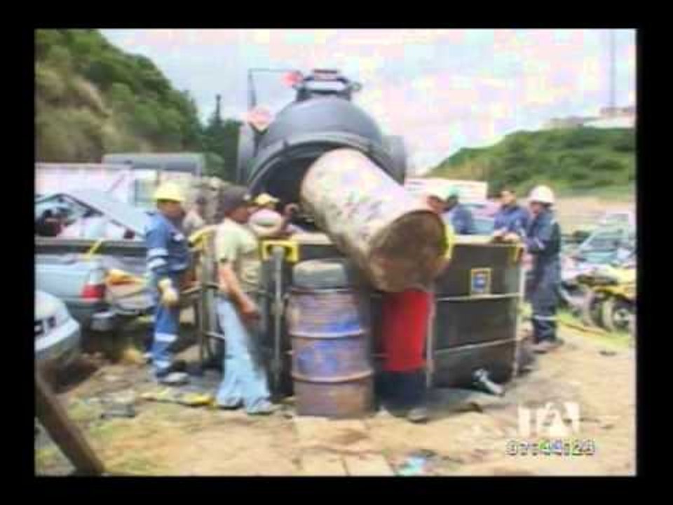 Diesel, gasolina y cilindros de gas incautados son trasladados a las bodegas de Petroecuador