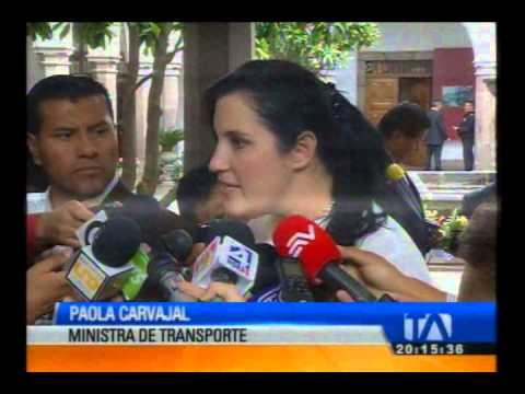 Correa se reúne con transportistas por alza de pasajes