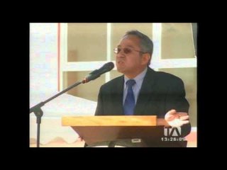 Correa ofrece un millón de tablets a estudiantes para el próximo año