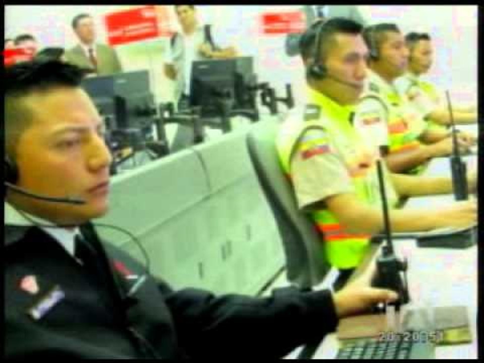 Correa inauguró dos escuelas del milenio en Tulcán