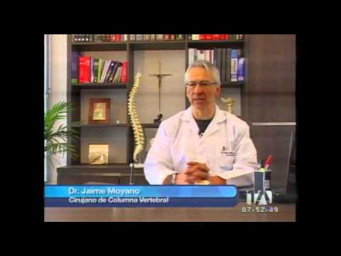 ¿Cómo evitar problemas en la columna por el exceso de peso en las mochilas?