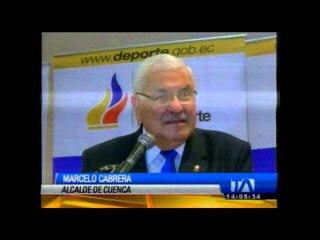 Autoridades condecoran a campeona de BMX