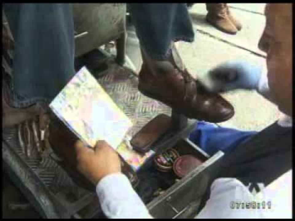 El oficio de lustrar zapatos
