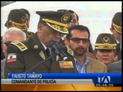 Correa asistió a graduación de miembros de la Policía