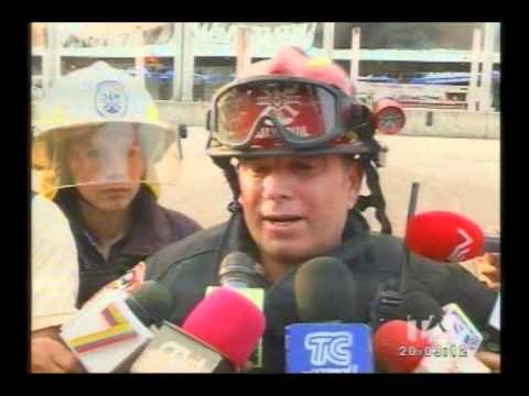 Voraz incendio en Guayaquil afecta a cerca de 80 locales comerciales